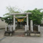 葉桜の鏡神社