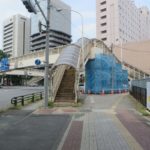 五差路の歩道橋は補修工事